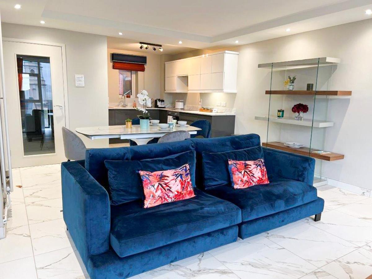 Modern Luxurious Apartment W/ Patio Balcony & View Jordanstown Esterno foto