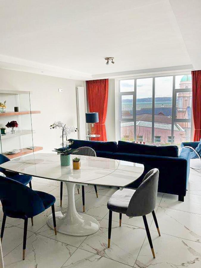 Modern Luxurious Apartment W/ Patio Balcony & View Jordanstown Esterno foto