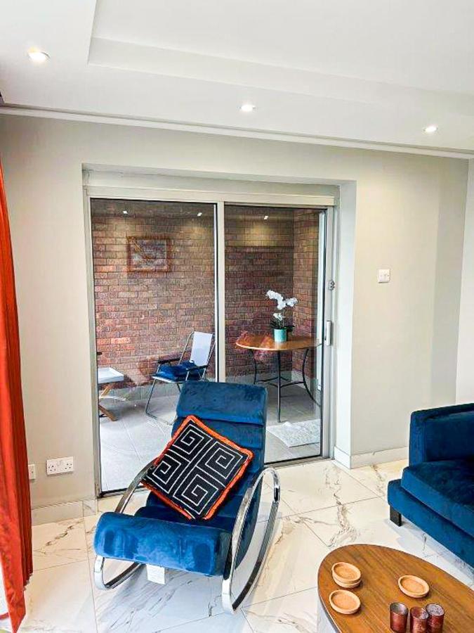 Modern Luxurious Apartment W/ Patio Balcony & View Jordanstown Esterno foto
